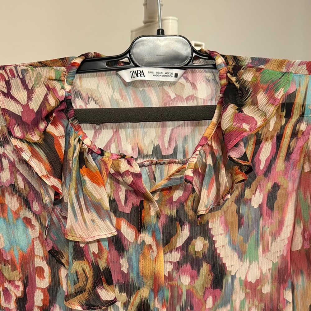 Colorful Patterned Women's Top - Picture 3 of 4